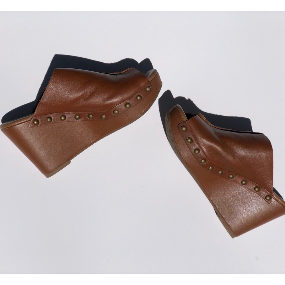 Size 7 Lucky Brand Wedge